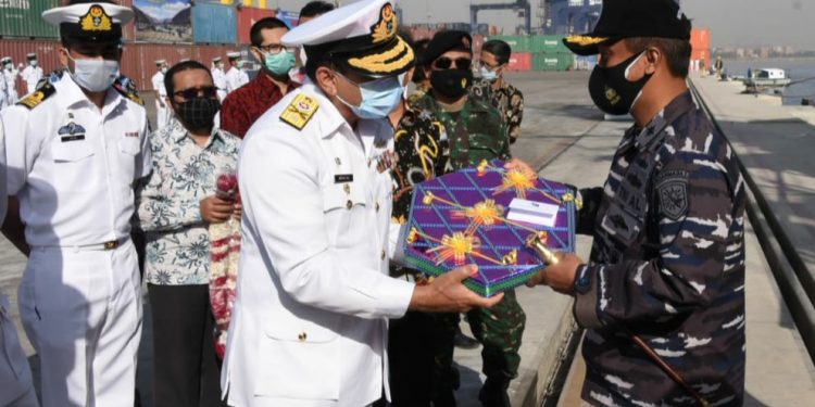 Ikuti Multinational Exercise AMAN-21, KRI Bung Tomo Sandar di Karachi Pakistan