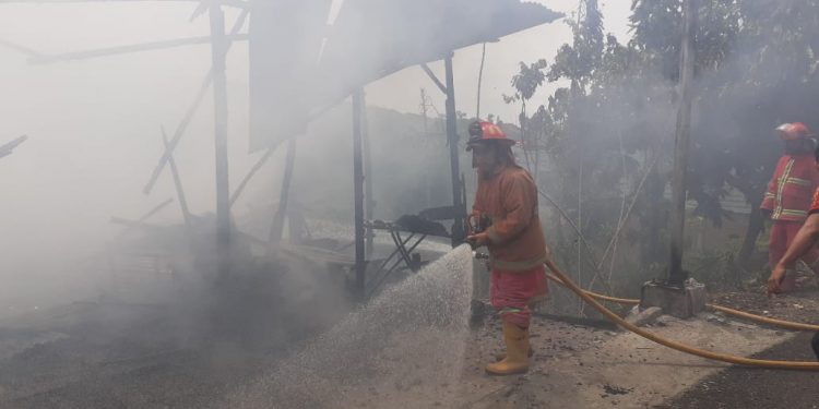 Rama boru Sidabutar Batal Ke Gereja, Rumahnya Dibakar Anaknya Boris Manurung