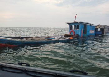 TNI AL Evakuasi ABK KM Aina Jaya yang Alami Kecelakaan di Perairan Belawan