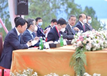 Menlu Cina Kunjungi Parapat- Danau Toba