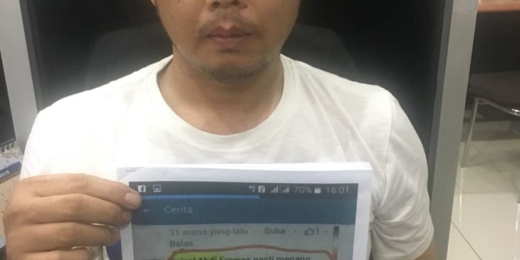 Hina Suku Batak di Facebook, Faisal Abdi Akhirnya Diringkus Polisi Hina Suku Batak di Facebook, Faisal Abdi Akhirnya Diringkus Polisi