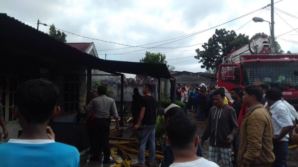 Selang Gas Bocor Saat Masak Kue Tahun Baru, Rumah Imanuel Siburian Dilalap Api di Sidikalang