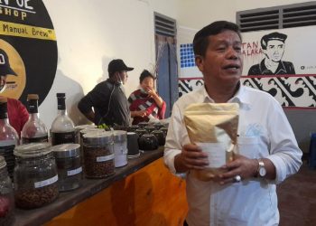 Blusukan ke Kecamatan Purba, RHS Kagumi Usaha Kaum Milenial