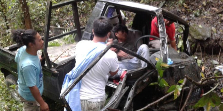 Mobil Pick Up L300 Fredi Siagian Masuk Jurang di Parapat, Feri Panjaitan Tewas Mobil Pick Up L300 Fredi Siagian Masuk Jurang di Parapat, Feri Panjaitan Tewas