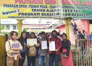 Mahasiswa dan Ortu Demo Politeknik Gihon, Tuntut Kampus Kembalikan Ijazah SMA Mereka