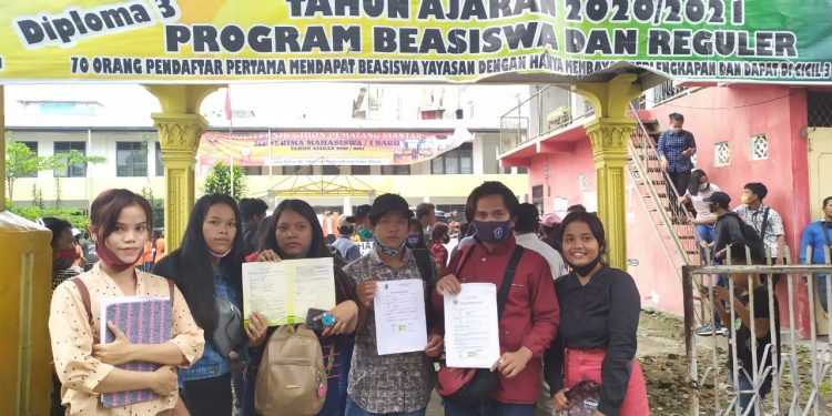 Mahasiswa dan Ortu Demo Politeknik Gihon, Tuntut Kampus Kembalikan Ijazah SMA Mereka
