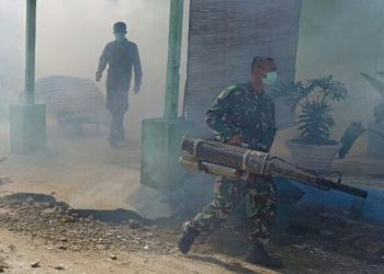 Cegah Demam Berdarah, Batalyon Infanteri 122/Tombak Sakti Lakukan Fogging