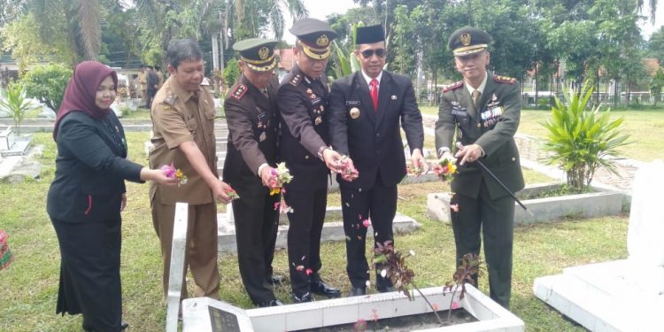 Peringati Harkitnas 2019 di Siantar, Forkopimda Upacara dan Ziarahi Maklam Pahlawan