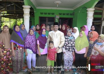 Senyum Bang Hasim Bikin Ibu-ibu Terpesona, Langsung Ajak Foto-foto
