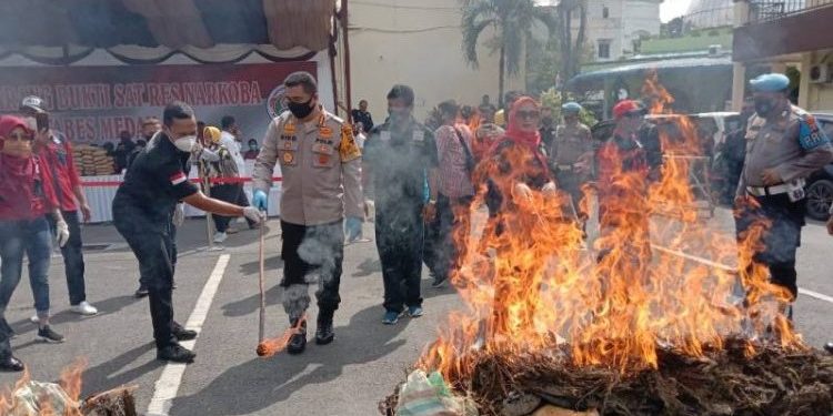 Asap 358 Kilogram Ganja Kering Mengepul di Polrestabes Medan
