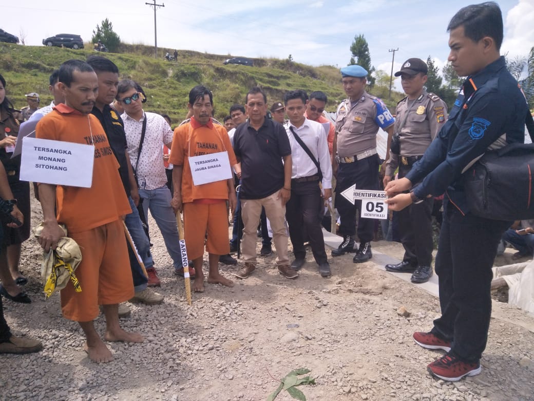 Hetdi Boru Tampubolon Menyembah Jauba Sinaga, Suaminya Dibantai di Perladangan Hetdi Boru Tampubolon Menyembah Jauba Sinaga, Suaminya Dibantai di Perladangan
