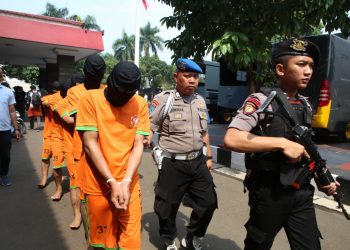 Lima Sindikat Rampok Modus Gembos Ban Mobil Diciduk