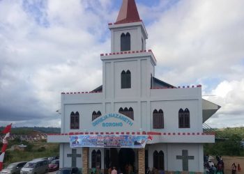 Gereja HKBP Nazareth di Papua Diresmikan Ephorus  