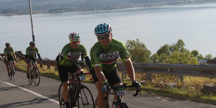 Juara di Danau Toba, Pesepeda Aiman dan Yanthi Ikut World Championship di Amerika Juara di Danau Toba, Pesepeda Aiman dan Yanthi Ikut World Championship di Amerika