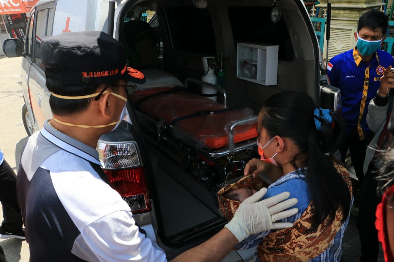 Terlahir Tanpa Anus, Bayi Perempuan Jatar Simanjutak dari Kecamatan Siantar Dirujuk ke RS H Adam Malik Terlahir Tanpa Anus, Bayi Perempuan Jatar Simanjutak dari Kecamatan Siantar Dirujuk ke RS H Adam Malik