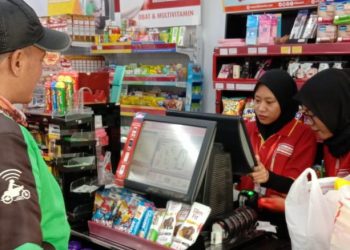 Gojek, YABB & Alfamart Bagikan Ratusan Ribu Paket Sembako untuk Keluarga Mitra Driver Se-Indonesia