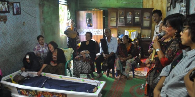 Jenazah Golfrid Siregar, Aktivis Lingkungan Dibawa ke Kampung Halaman di Simalungun