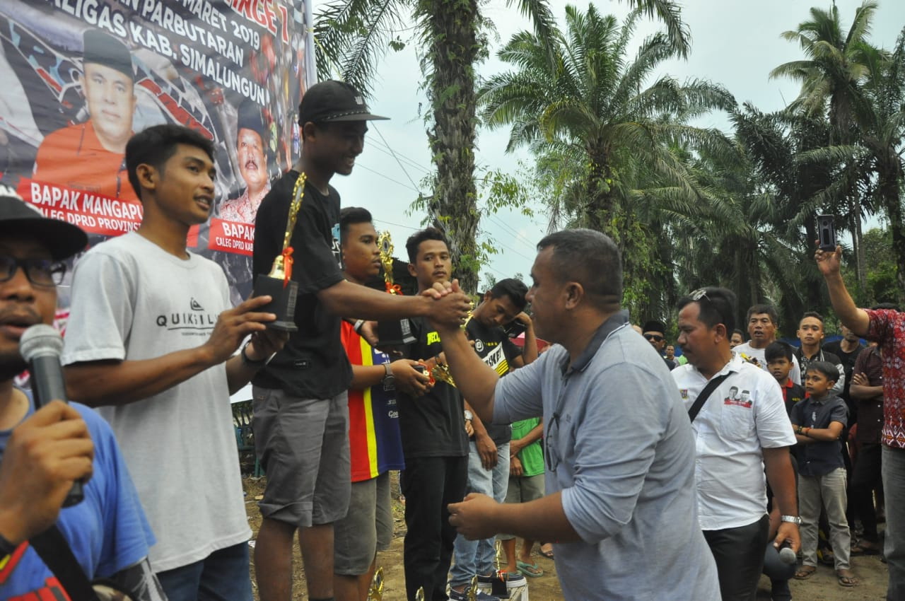 Dukung Kegiatan Positif, Mangapul Purba Hadiri Parbutaran Super Grass Track Championship 2019 Dukung Kegiatan Positif, Mangapul Purba Hadiri Parbutaran Super Grass Track Championship 2019