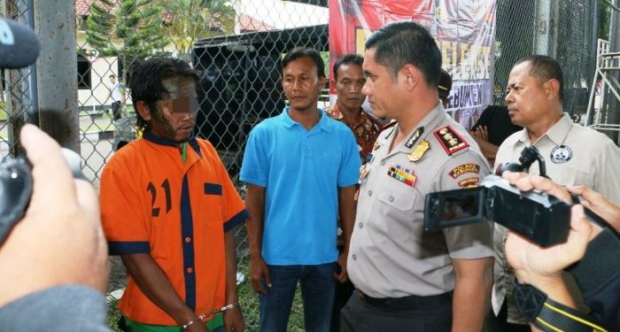 Biadab! Pembunuh Ibu Kandung di Kebumen Mengaku Tak Menyesal dan Sadar Saat Tebaskan Parang Biadab! Pembunuh Ibu Kandung di Kebumen Mengaku Tak Menyesal dan Sadar Saat Tebaskan Parang