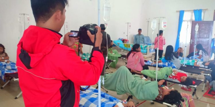 Puluhan Pelajar di Asrama Putri GKPS Keracunan Makan Siang Puluhan Pelajar di Asrama Putri GKPS Keracunan Makan Siang