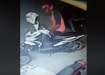 Sepeda Motor Aktivis Disikat Maling dan Terekam CCTV. Ini Videonya...