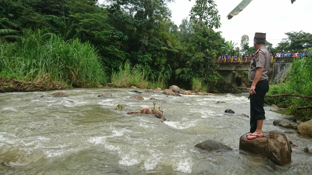 Dua orang Nenek, Boru Hutabarat Tewas Terseret Arus Sungai di Taput