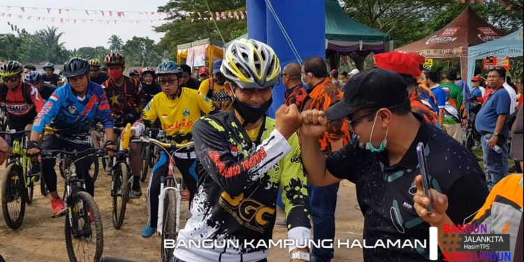 Bang Hasim Ramaikan Gowes Merdeka Bareng GUPS di Ujung Padang Bang Hasim Ramaikan Gowes Merdeka Bareng GUPS di Ujung Padang