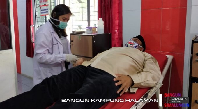 Peduli Kemanusiaan, Hasim Donorkan Darah ke PMI. Ini Manfaatnya…