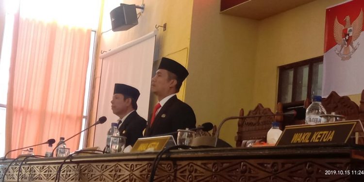 Hefriansyah Telat, Rapat Paripurna Tidak Sesuai Jadwal