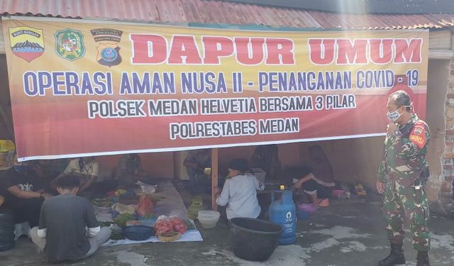 Polsek Medan Helvetia Dirikan Dapur Umum Siapkan Makanan Masyarakat Polsek Medan Helvetia Dirikan Dapur Umum Siapkan Makanan Masyarakat