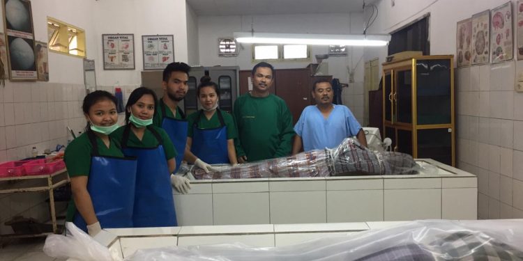Herman Ginting dan Istrinya Ditemukan Tewas Tergantung, Hasil Otopsi ada Bekas Jeratan dan Senjata Tajam