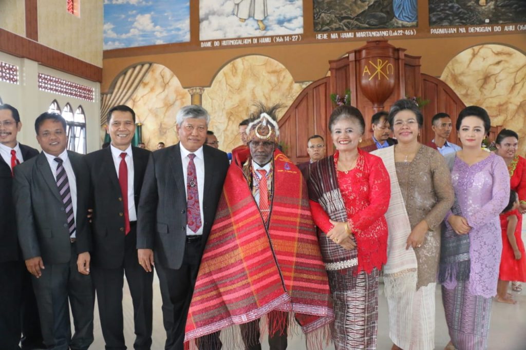 Gereja HKBP Nazareth di Papua Diresmikan Ephorus  