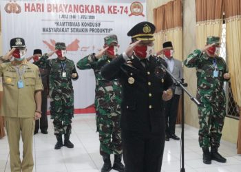 Upacara Virtual, Pemberian Nasi Tumpeng pada Personil Termuda dan Tertua Warnai Perayaan HUT Ke-74 Bhayangkara di Polres Simalungun