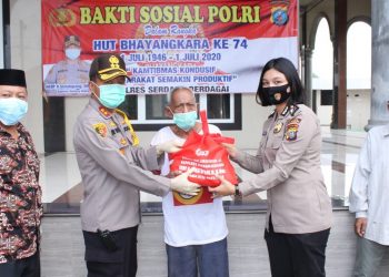 Sambut HUT Bhayangkara Ke-74, Kapolres Sergai Bagikan Sembako Menyonsong New Normal