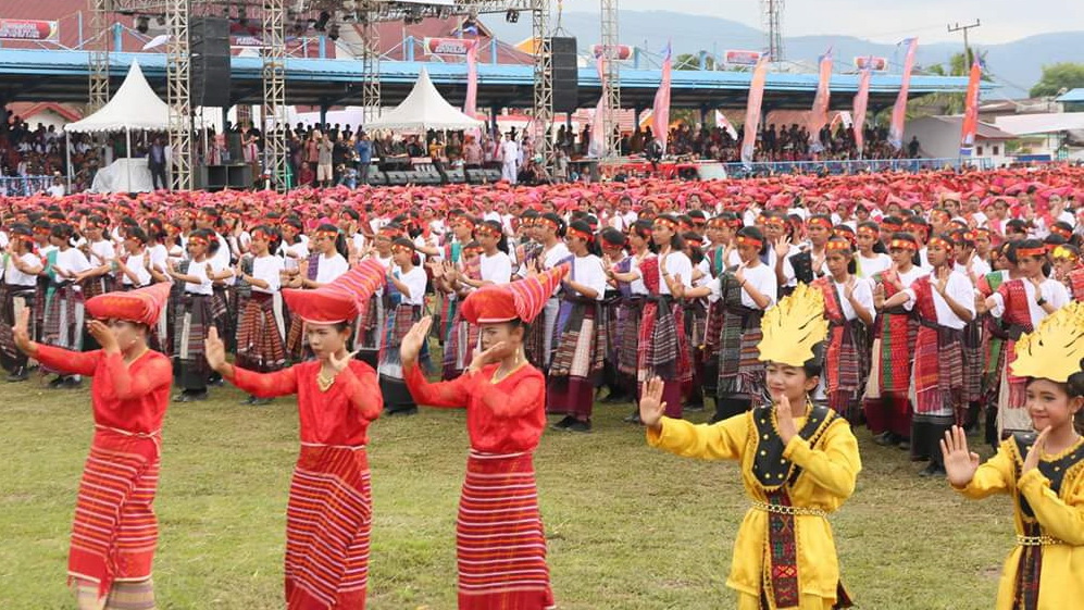 Tapanuli Utara Rayakan HUT dengan Pemecahan Rekor MURI Tari Tor Tor