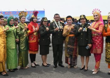 Tiga Satuan TNI Upacara HUT Ke-74 TNI di Lanud Soewondo
