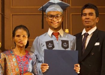 Robinson Sinurat, Anak Petani Lulusan S2 Universitas Ternama di AS. Kisahnya Mengharukan