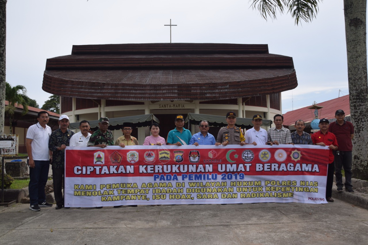 Tolak Politisasi Agama, Tempat Ibadah di Wilayah Polres Nias Dipasangi Spanduk Tolak Politisasi Agama, Tempat Ibadah di Wilayah Polres Nias Dipasangi Spanduk
