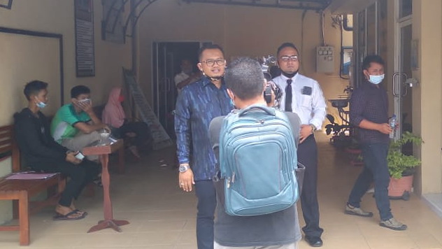 Imam Firmadi, Anggota DPRD Labusel dari PDIP Diperiksa Polisi atas Kasus Penganiayaan Imam Firmadi, Anggota DPRD Labusel dari PDIP Diperiksa Polisi atas Kasus Penganiayaan