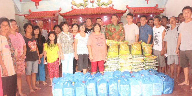 Sambut Imlek, Pengurus Yayasan Budi Agung Labuhanbatu Berbagi Kasi