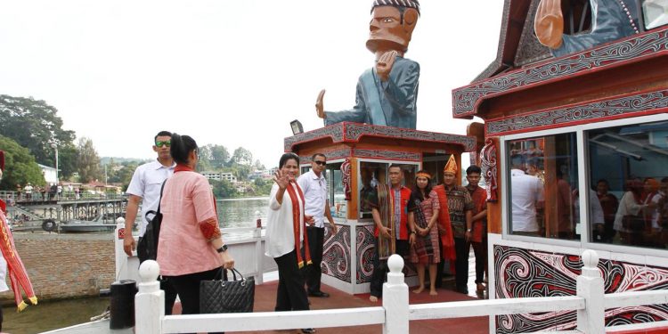 Kedatangan Iriana Jokowi Memantik Pamor Destinasi Danau Toba
