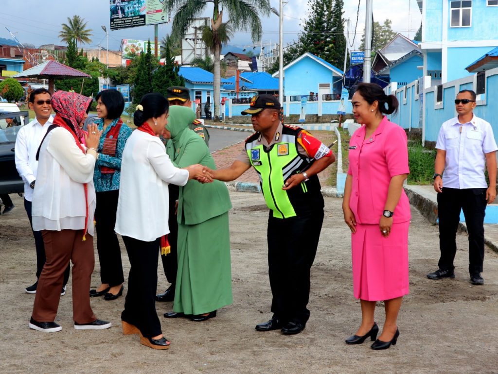 Iriana Jokowi Sebut Danau Toba itu Bagus Semua. Lihat Foto-foto Kunjungannya...
