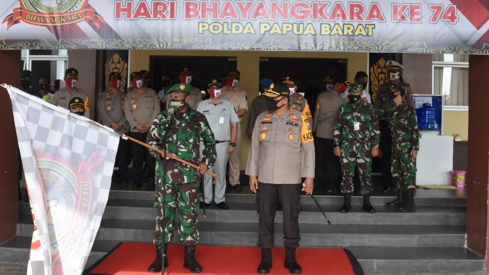 Kapolda Papua Barat, Irjen Pol Tornagogo Sihombing Bhakti Sosial Serentak Hari Bhayangkara Ke-74 di Manokwari