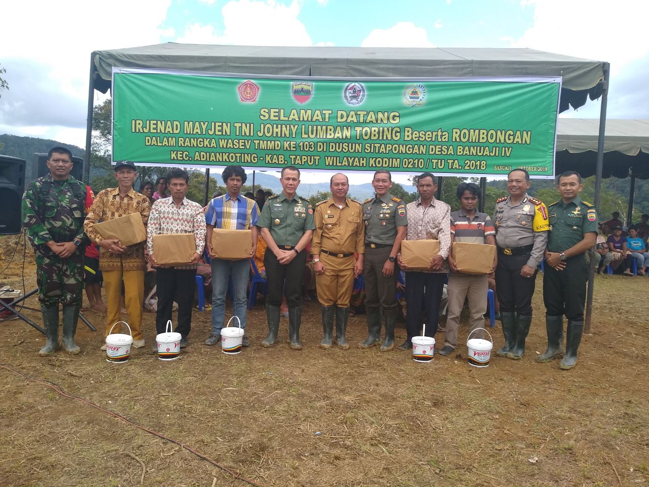 Mayjen Johny Lumban Tobing Pantau TMMD di Tapanuli Utara