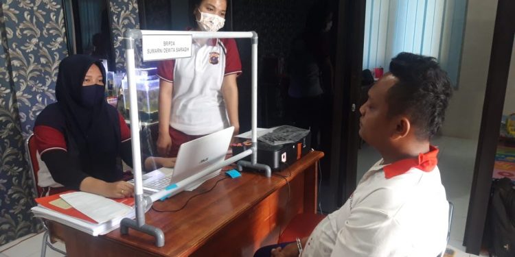 Irwan Butarbutar Diciduk, Wanita Disetubuhi sejak SMA Tak Kunjung Dinikahi, Malah Bermain dengan Wanita Lain Irwan Butarbutar Diciduk, Wanita Disetubuhi sejak SMA Tak Kunjung Dinikahi, Malah Bermain dengan Wanita Lain
