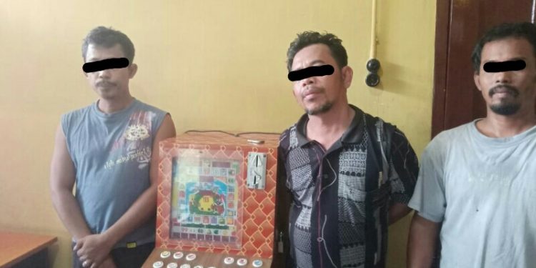 Di Simalungun Jackpot Beroperasi, Polisi Amankan Seorang Pemilik Warung Di Simalungun Jackpot Beroperasi, Polisi Amankan Seorang Pemilik Warung