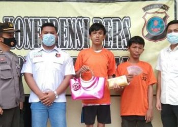 Rampas Tas Wanita Hingga Terjatuh dari Sepedamotor, Dua Jambret Dihajar Warga