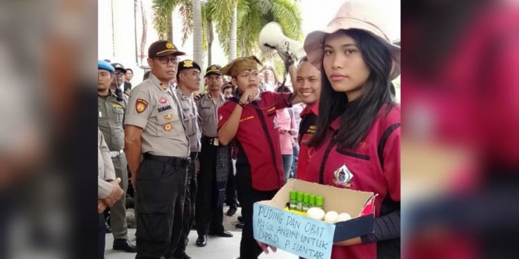 HIMAPSI : DPRD Harus Konsumsi Jamu dan Puding Agar Tak Masuk Angin
