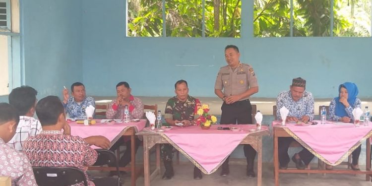 Kapolsek Perdagangan Himbau Pengendara Tidak Kebut-kebutan di Bandar Tongah Kapolsek Perdagangan Himbau Pengendara Tidak Kebut-kebutan di Bandar Tongah