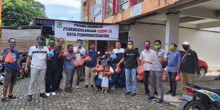 PT JAPFA Beli Ikan Petani dan Bagikan ke Jurnalis PT JAPFA Beli Ikan Petani dan Bagikan ke Jurnalis